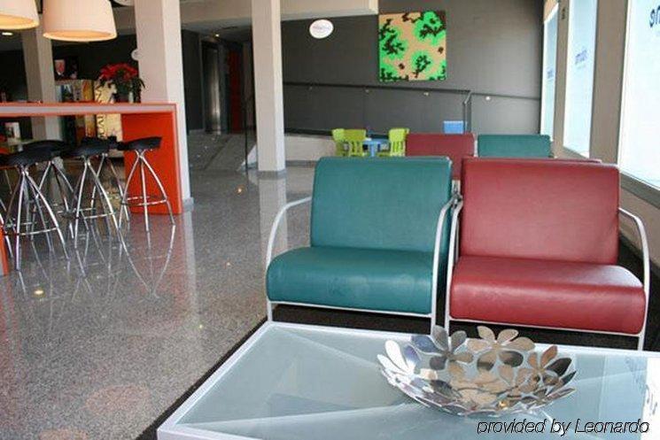 B&B Hotel Girona 2 Salt Restaurant photo