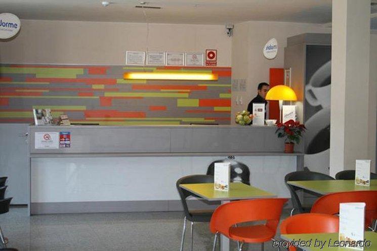 B&B Hotel Girona 2 Salt Restaurant photo